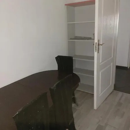 Hom Wawer Albergue Varsóvia