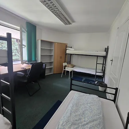 Hom Wawer Hostel Varşova